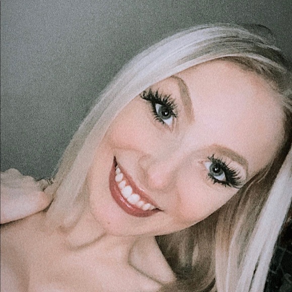 Meet your Posher, Kylie - Picture 1 of 1